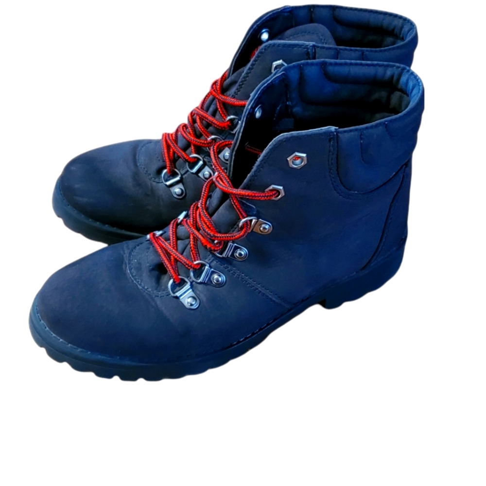 Cliffs by white mountain